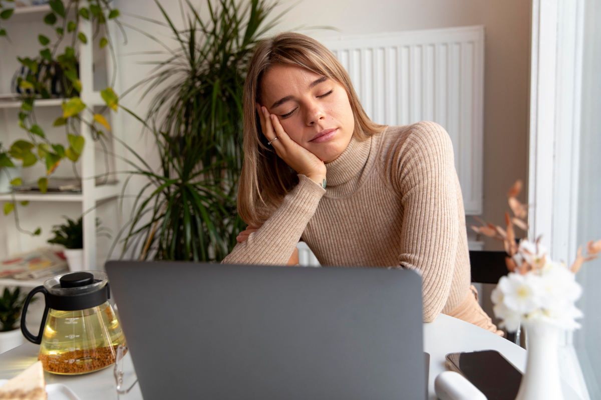 5 Sinais Que Seu Corpo Está Pedindo um Detox (e Como Fazer do Jeito Certo)