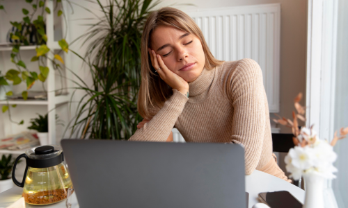 5 Sinais Que Seu Corpo Está Pedindo um Detox (e Como Fazer do Jeito Certo)